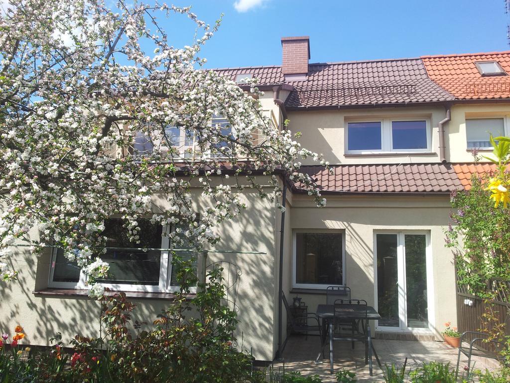 Cozy Apartment With Garden Danzica Esterno foto